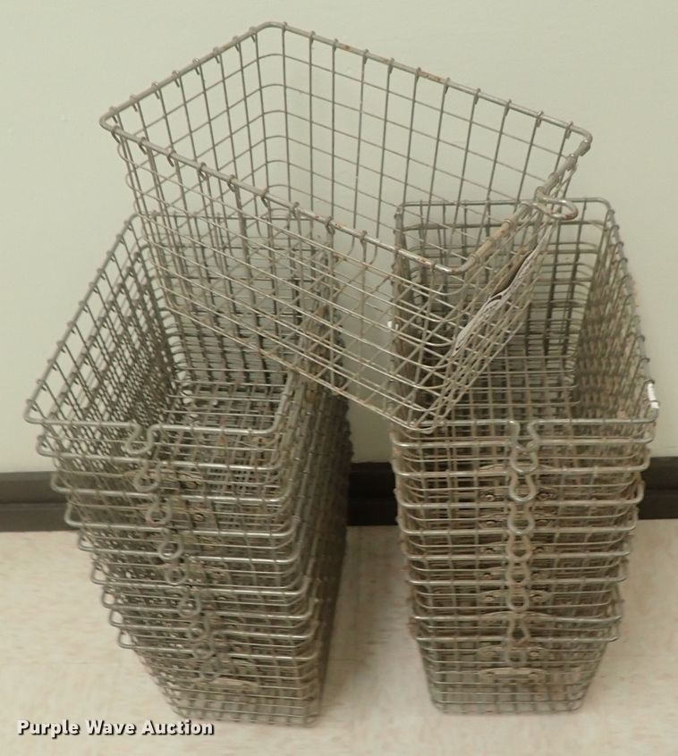 image for item GQ9996 (18) metal baskets
