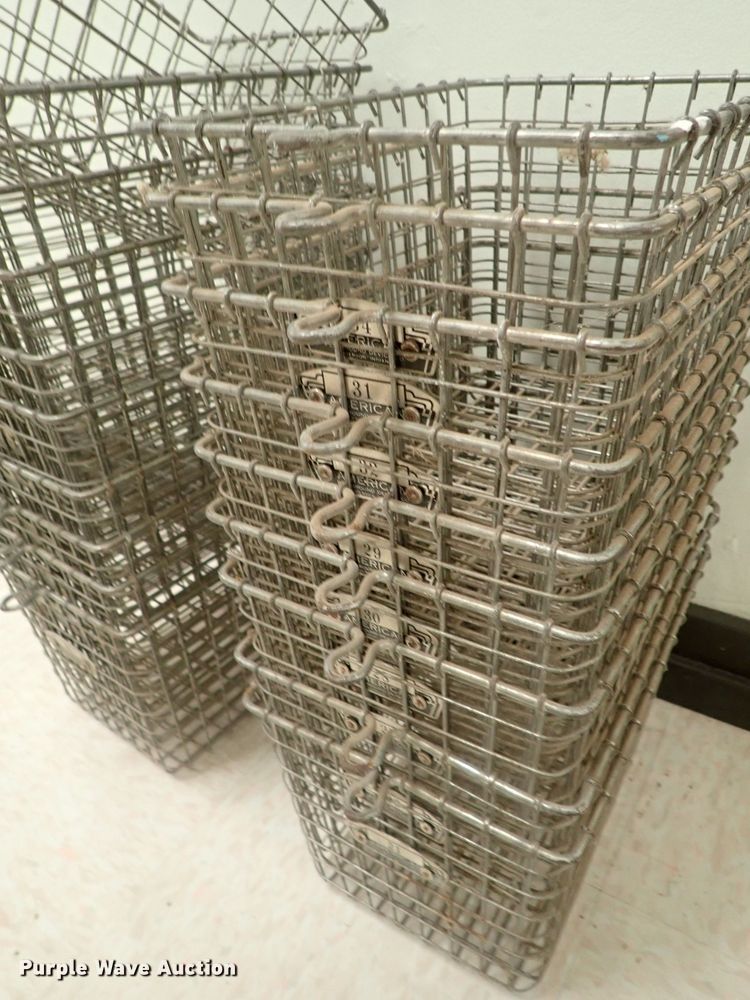 image for item GQ9996 (18) metal baskets