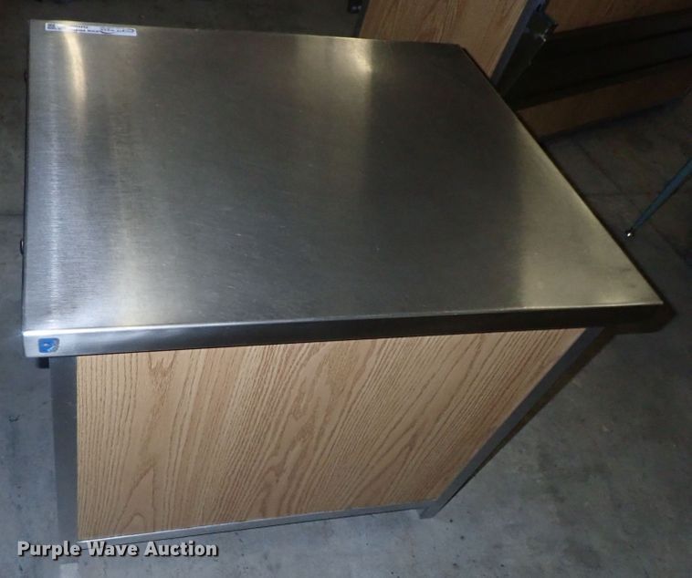 image for item GR9000 (3) serving carts