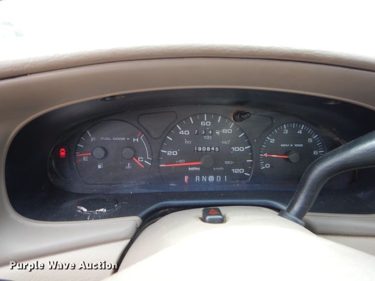 image for item GT9744 2003 Ford Taurus