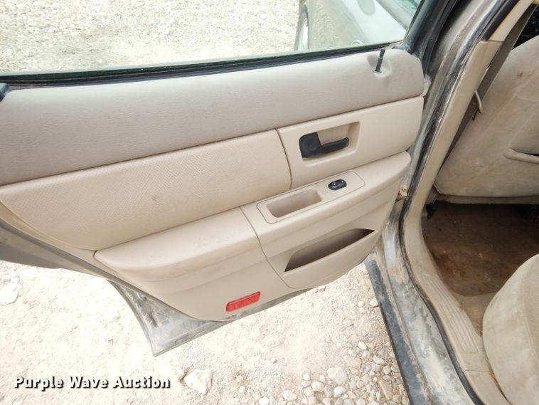 image for item GT9744 2003 Ford Taurus