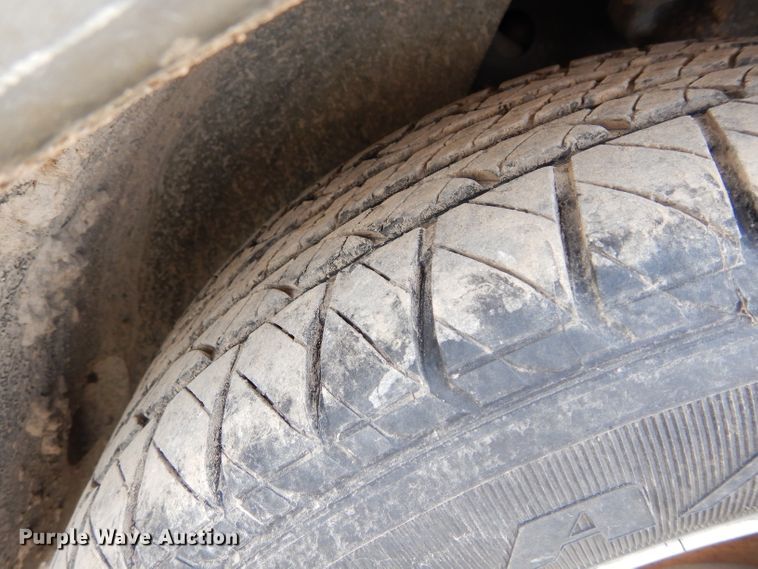 image for item GT9744 2003 Ford Taurus