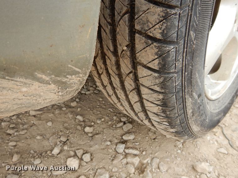 image for item GT9744 2003 Ford Taurus