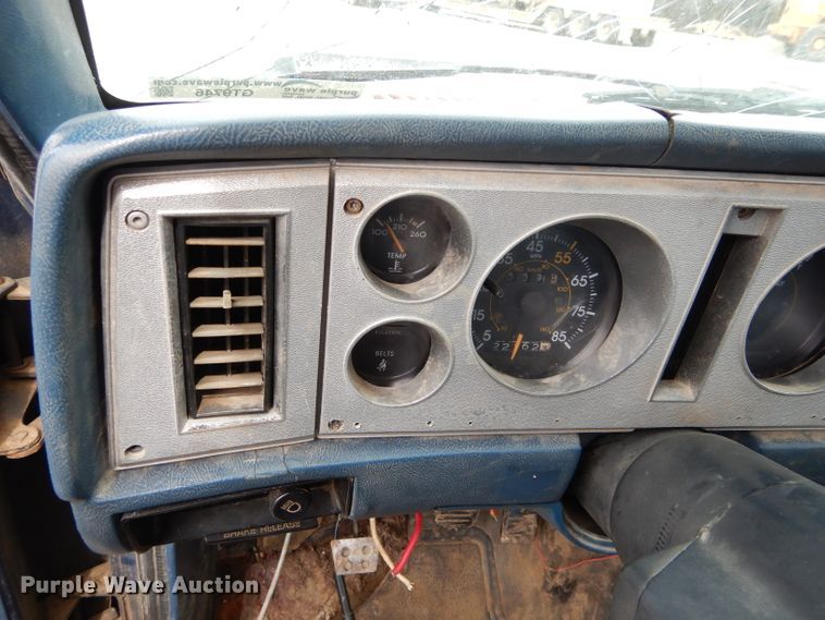 image for item GT9746 1985 Chevrolet S10 pickup truck