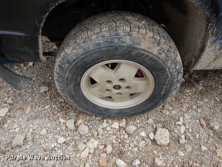 image for item GT9746 1985 Chevrolet S10 pickup truck