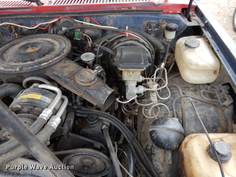 image for item GT9746 1985 Chevrolet S10 pickup truck