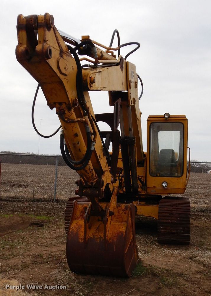 image for item GT9749 Massey Ferguson MF450 excavator