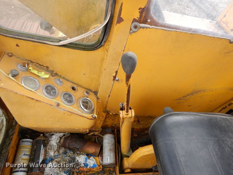 image for item GT9749 Massey Ferguson MF450 excavator