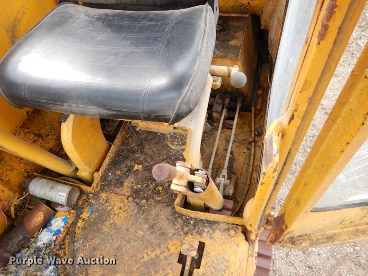 image for item GT9749 Massey Ferguson MF450 excavator