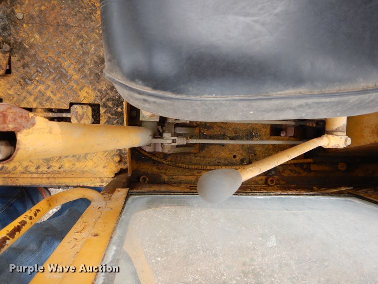 image for item GT9749 Massey Ferguson MF450 excavator