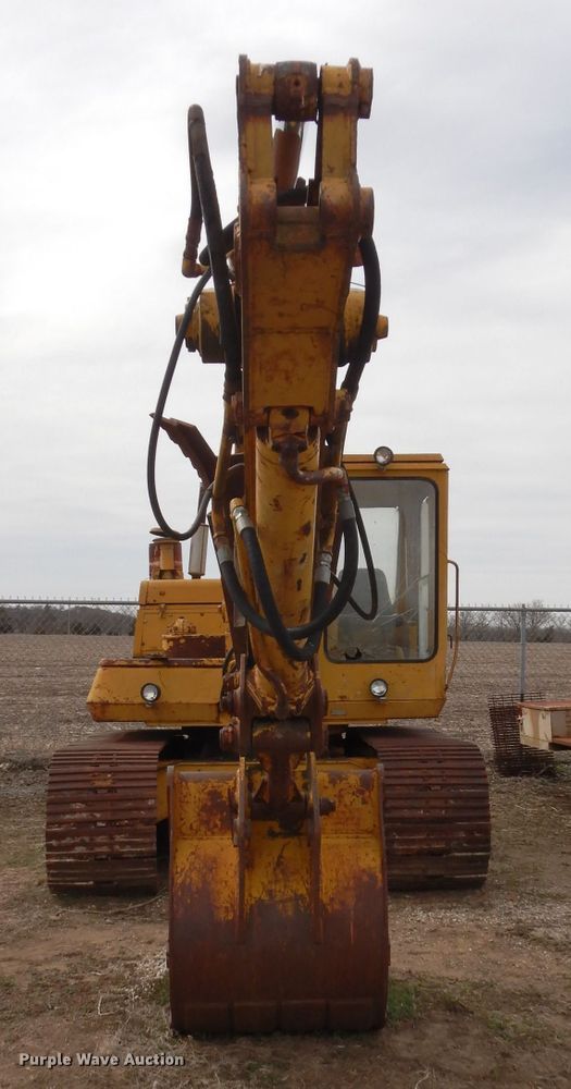 image for item GT9749 Massey Ferguson MF450 excavator