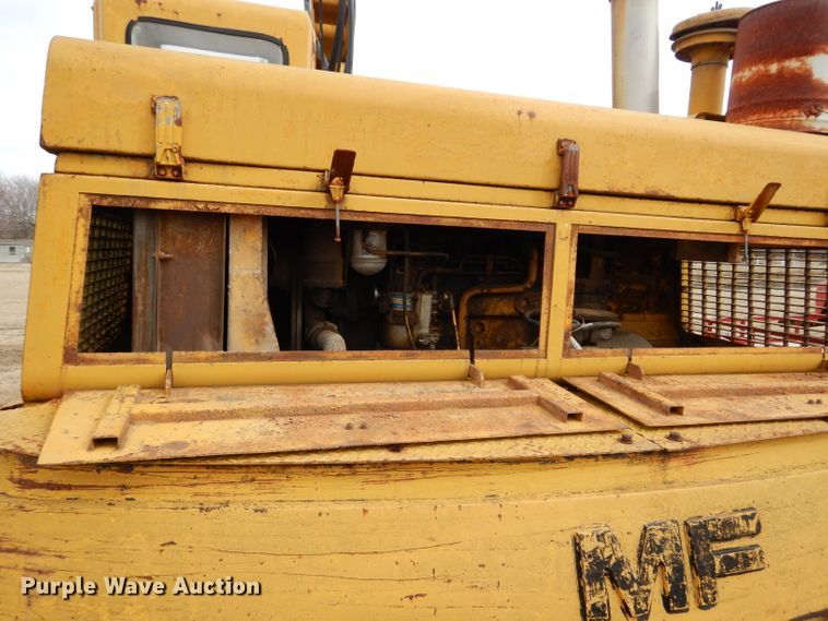 image for item GT9749 Massey Ferguson MF450 excavator