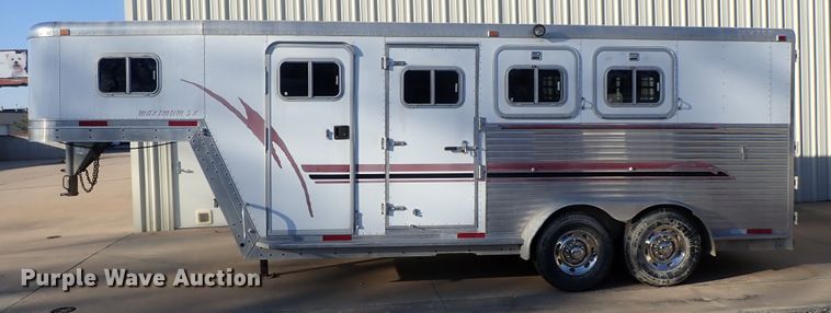 image for item DC3294 1999 Exiss Maximum SX horse trailer