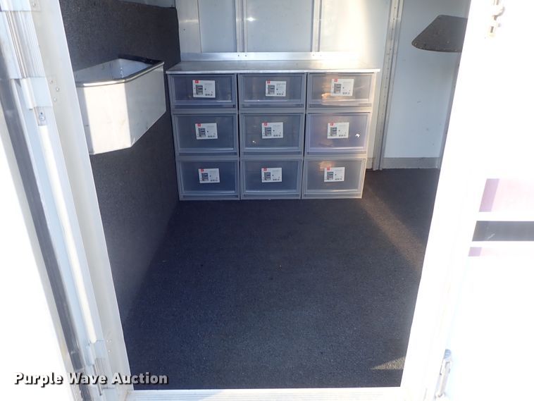 image for item DC3294 1999 Exiss Maximum SX horse trailer