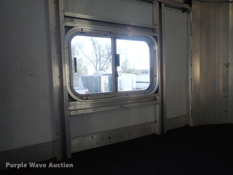 image for item DC3294 1999 Exiss Maximum SX horse trailer