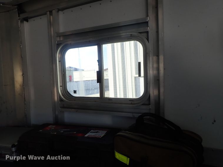 image for item DC3294 1999 Exiss Maximum SX horse trailer