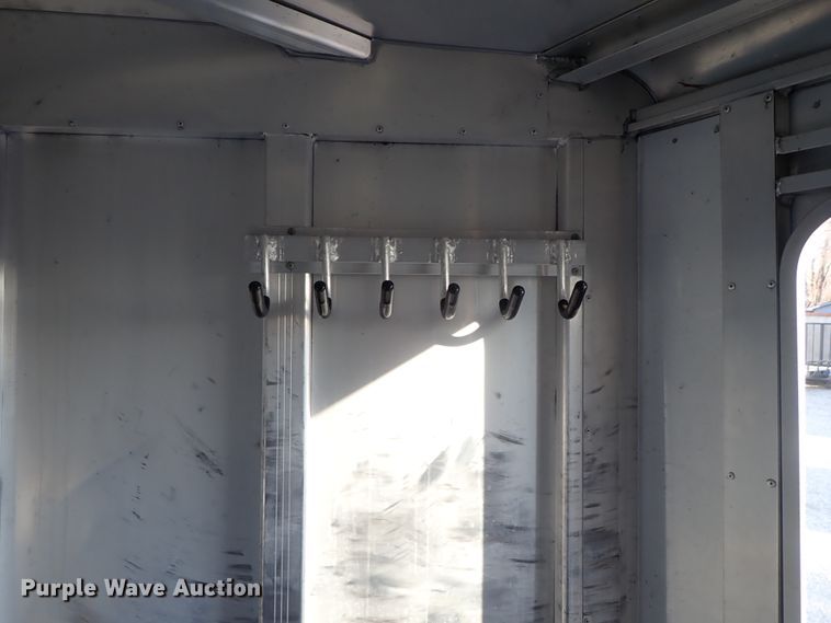 image for item DC3294 1999 Exiss Maximum SX horse trailer