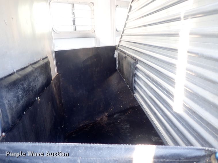 image for item DC3294 1999 Exiss Maximum SX horse trailer