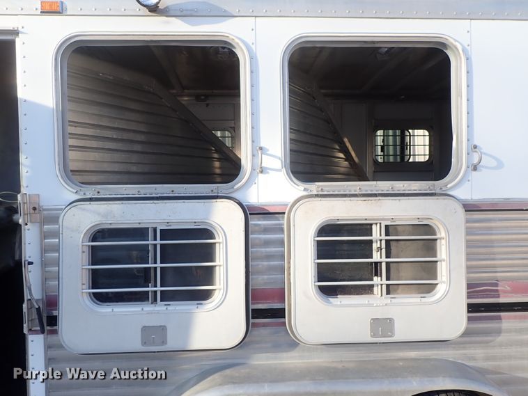 image for item DC3294 1999 Exiss Maximum SX horse trailer