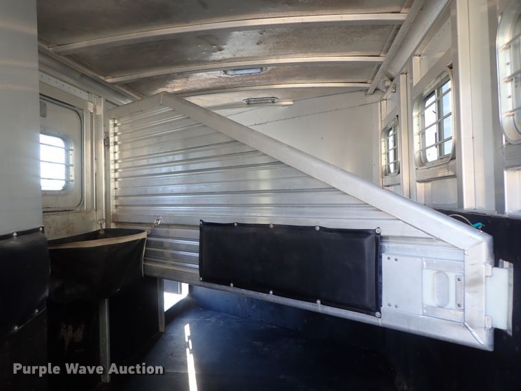 image for item DC3294 1999 Exiss Maximum SX horse trailer