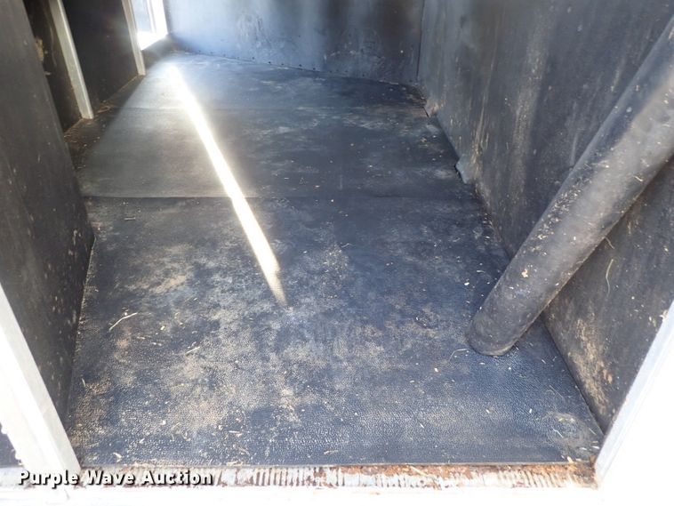 image for item DC3294 1999 Exiss Maximum SX horse trailer