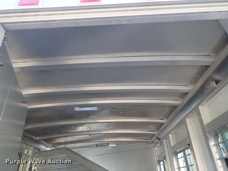 image for item DC3294 1999 Exiss Maximum SX horse trailer