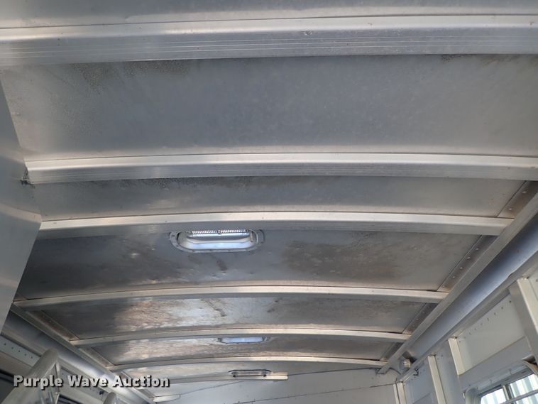 image for item DC3294 1999 Exiss Maximum SX horse trailer