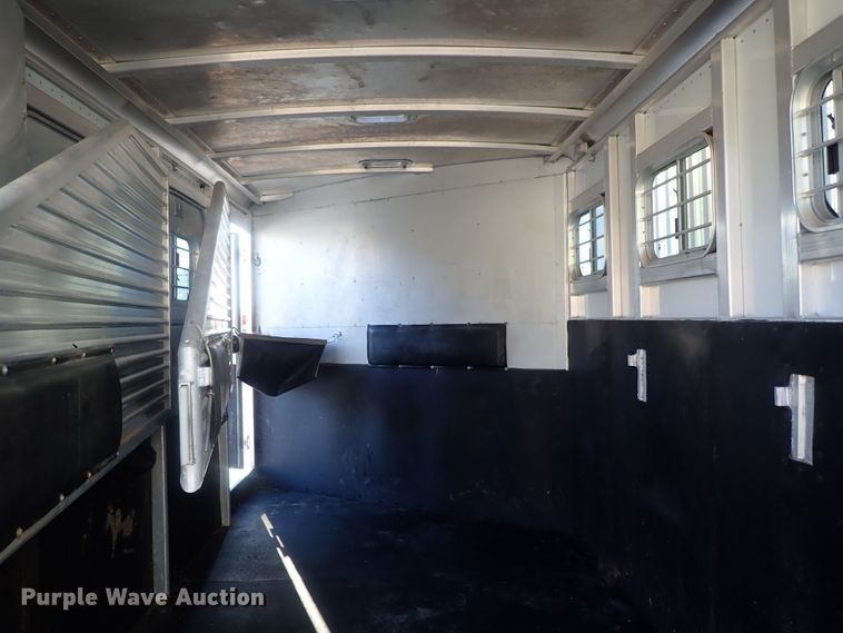 image for item DC3294 1999 Exiss Maximum SX horse trailer