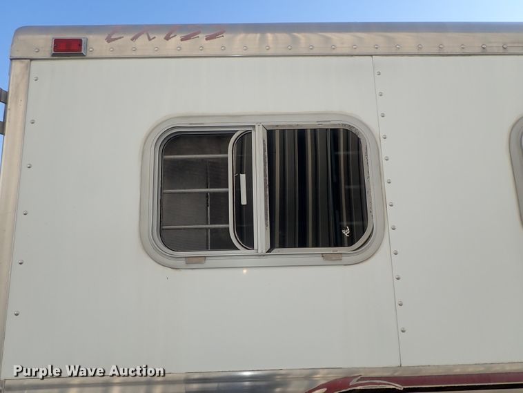 image for item DC3294 1999 Exiss Maximum SX horse trailer