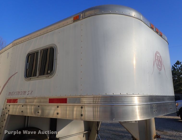 image for item DC3294 1999 Exiss Maximum SX horse trailer