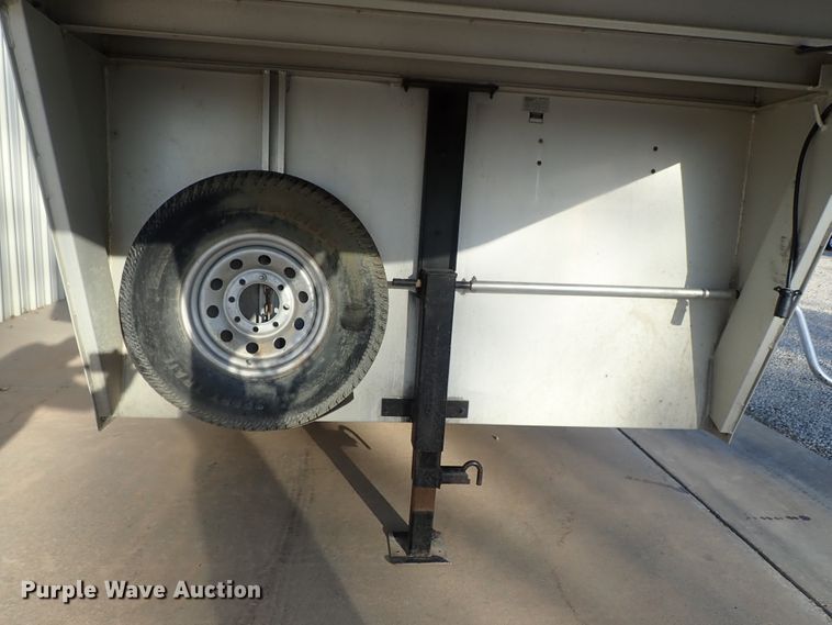 image for item DC3294 1999 Exiss Maximum SX horse trailer