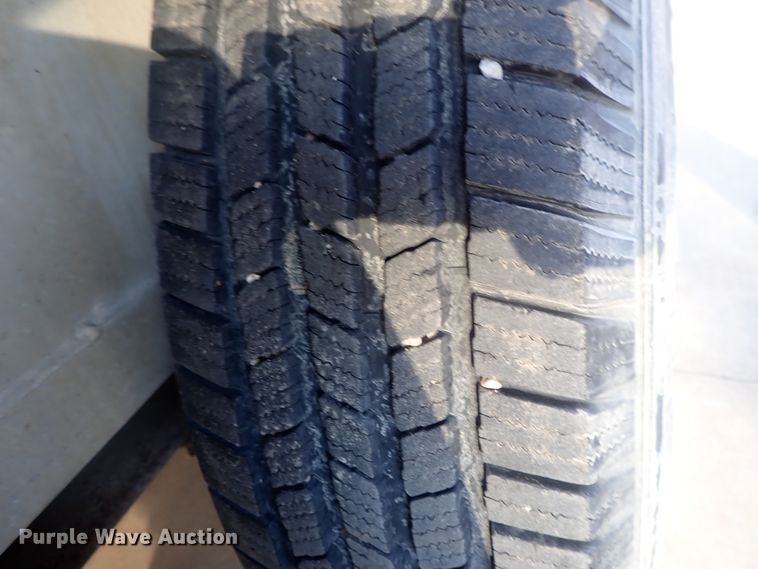 image for item DC3294 1999 Exiss Maximum SX horse trailer