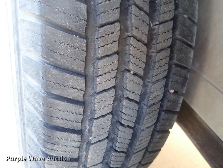 image for item DC3294 1999 Exiss Maximum SX horse trailer