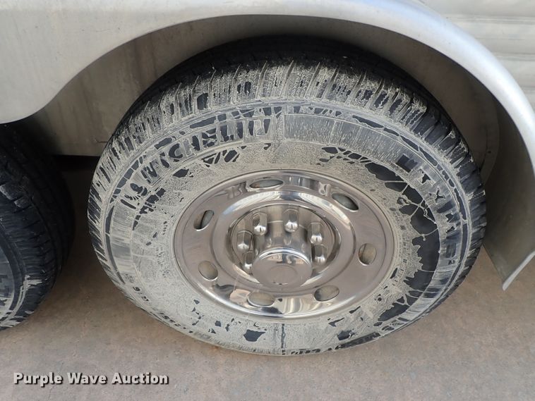 image for item DC3294 1999 Exiss Maximum SX horse trailer