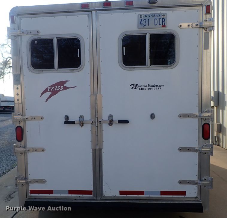 image for item DC3294 1999 Exiss Maximum SX horse trailer