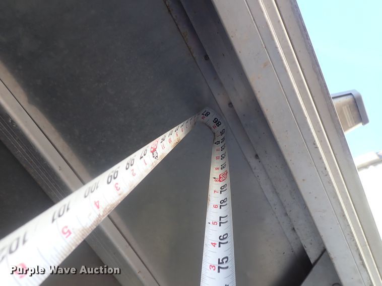 image for item DC3294 1999 Exiss Maximum SX horse trailer