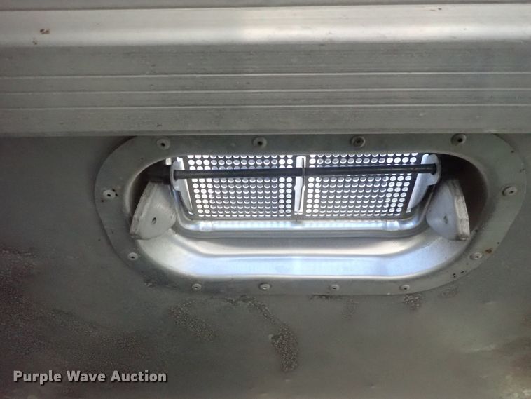 image for item DC3294 1999 Exiss Maximum SX horse trailer