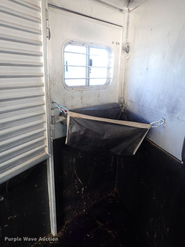 image for item DC3294 1999 Exiss Maximum SX horse trailer