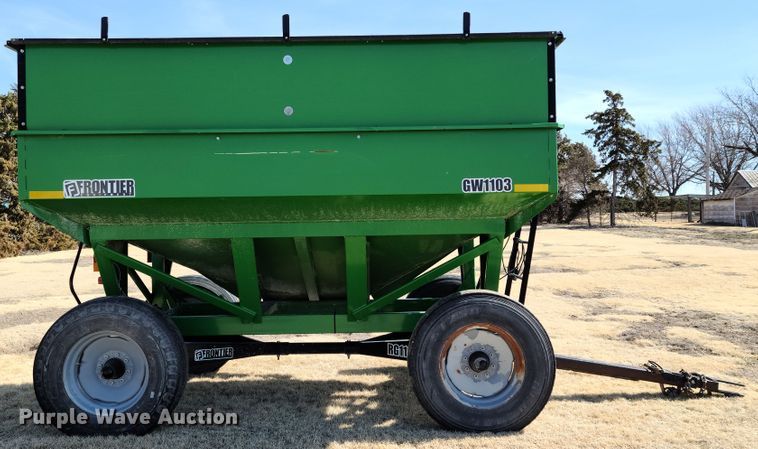 image for item DE2440 Frontier GW1103 gravity wagon