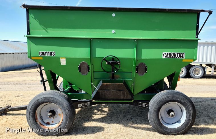image for item DE2440 Frontier GW1103 gravity wagon