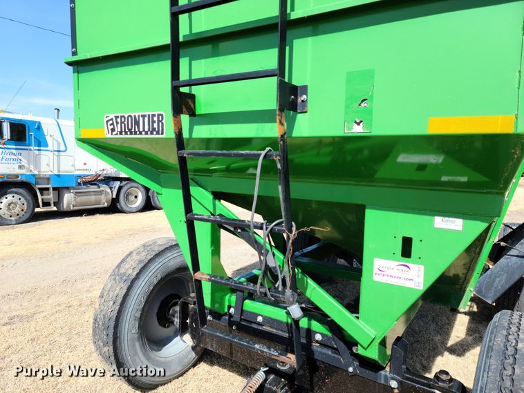 image for item DE2440 Frontier GW1103 gravity wagon