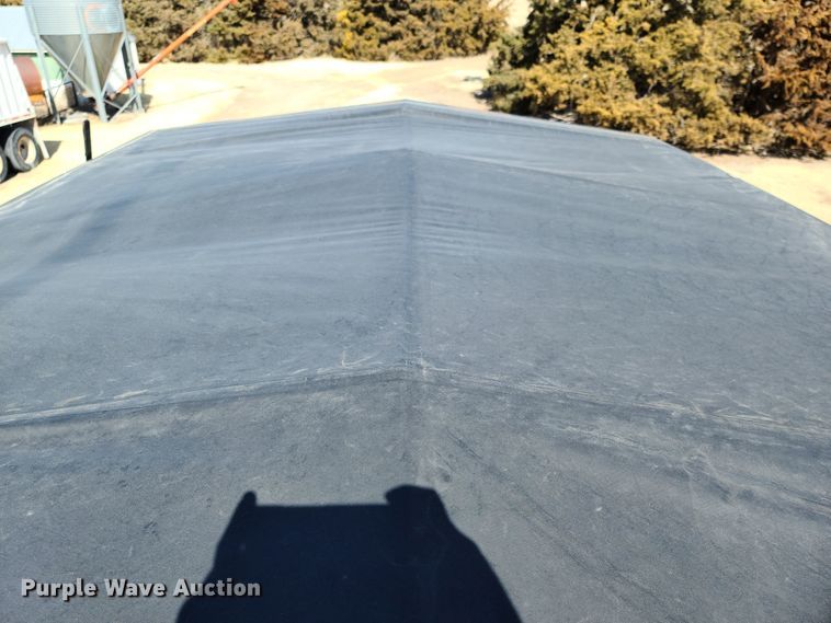 image for item DE2440 Frontier GW1103 gravity wagon