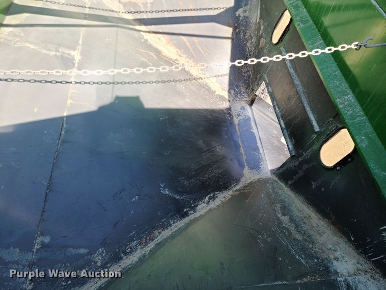 image for item DE2440 Frontier GW1103 gravity wagon