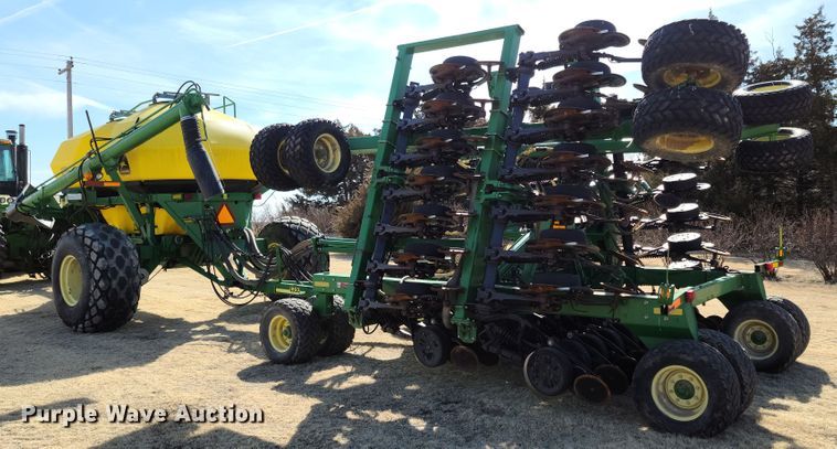 image for item DE2441 2002 John Deere 1860 air seeder