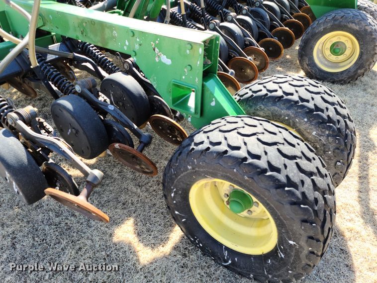 image for item DE2441 2002 John Deere 1860 air seeder