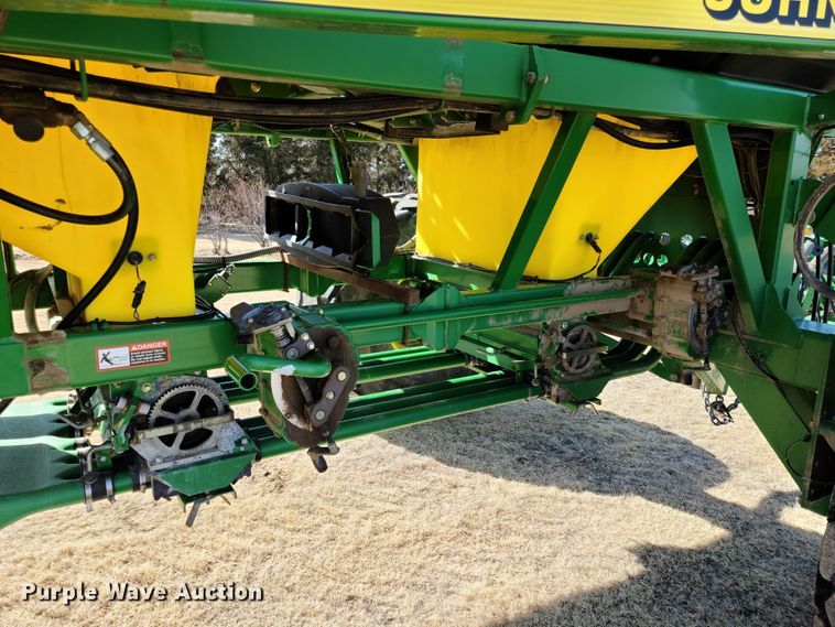 image for item DE2441 2002 John Deere 1860 air seeder