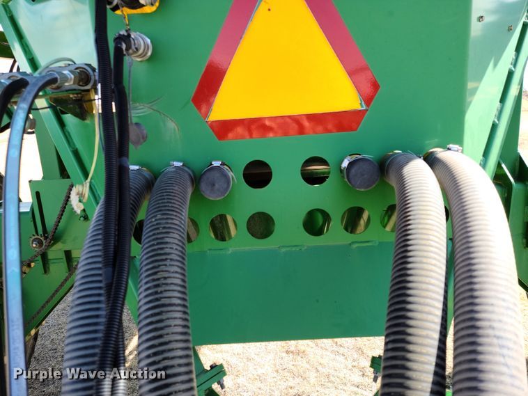 image for item DE2441 2002 John Deere 1860 air seeder