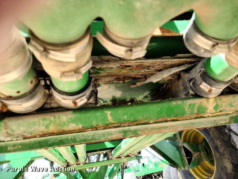 image for item DE2441 2002 John Deere 1860 air seeder