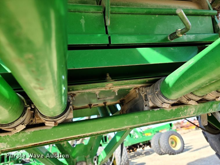 image for item DE2441 2002 John Deere 1860 air seeder