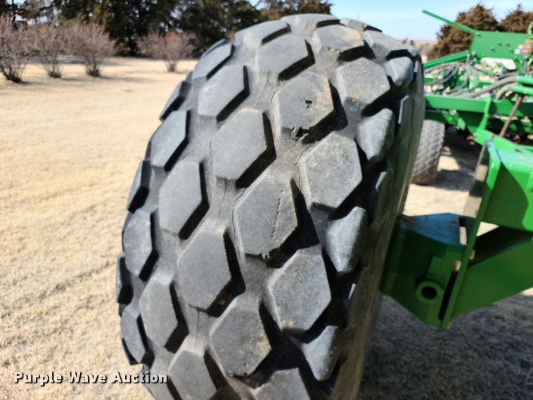 image for item DE2441 2002 John Deere 1860 air seeder